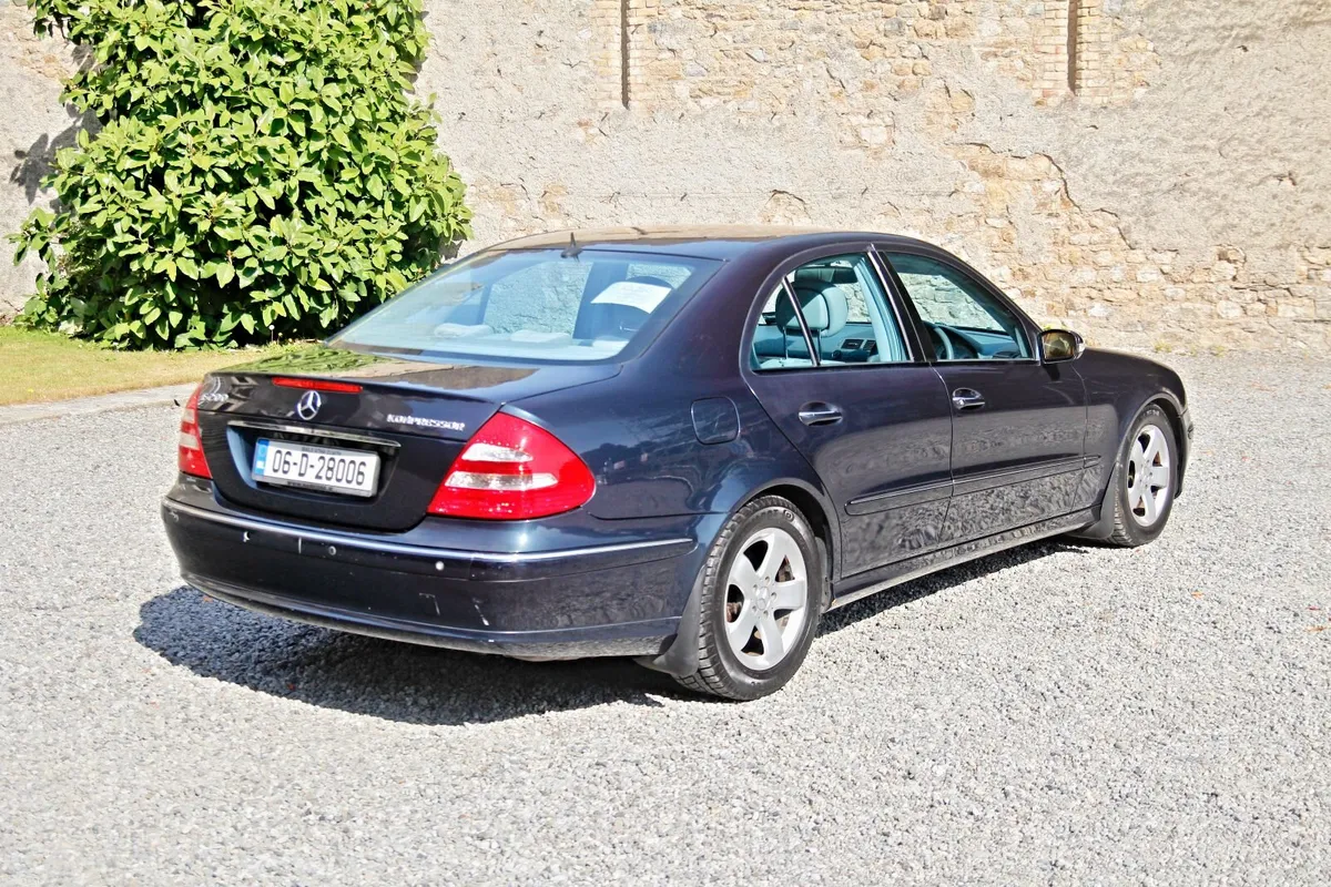 Mercedes E-Class 1.8 Avantgarde, MUST SELL by 28th - Image 3
