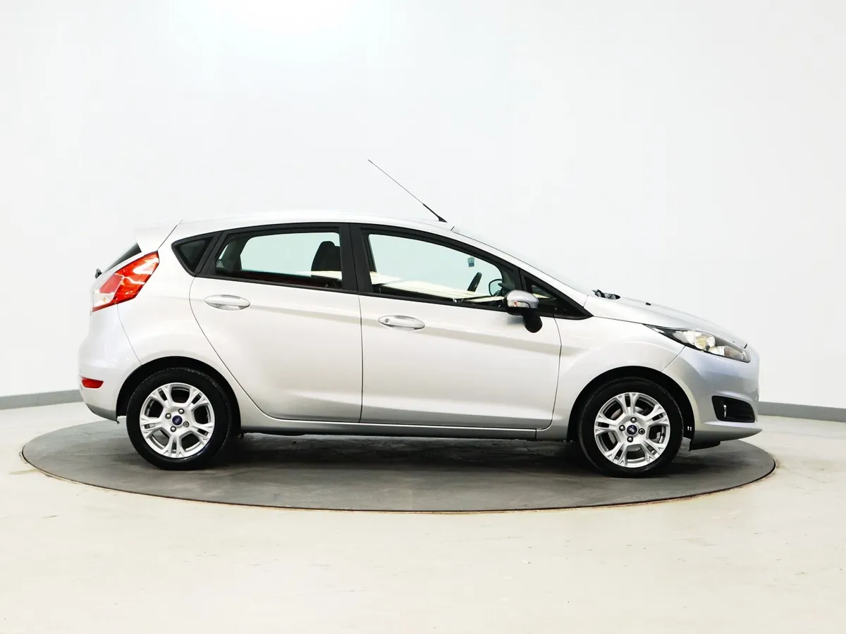*22* 2015 Ford Fiesta 1.2 zetec - Image 3