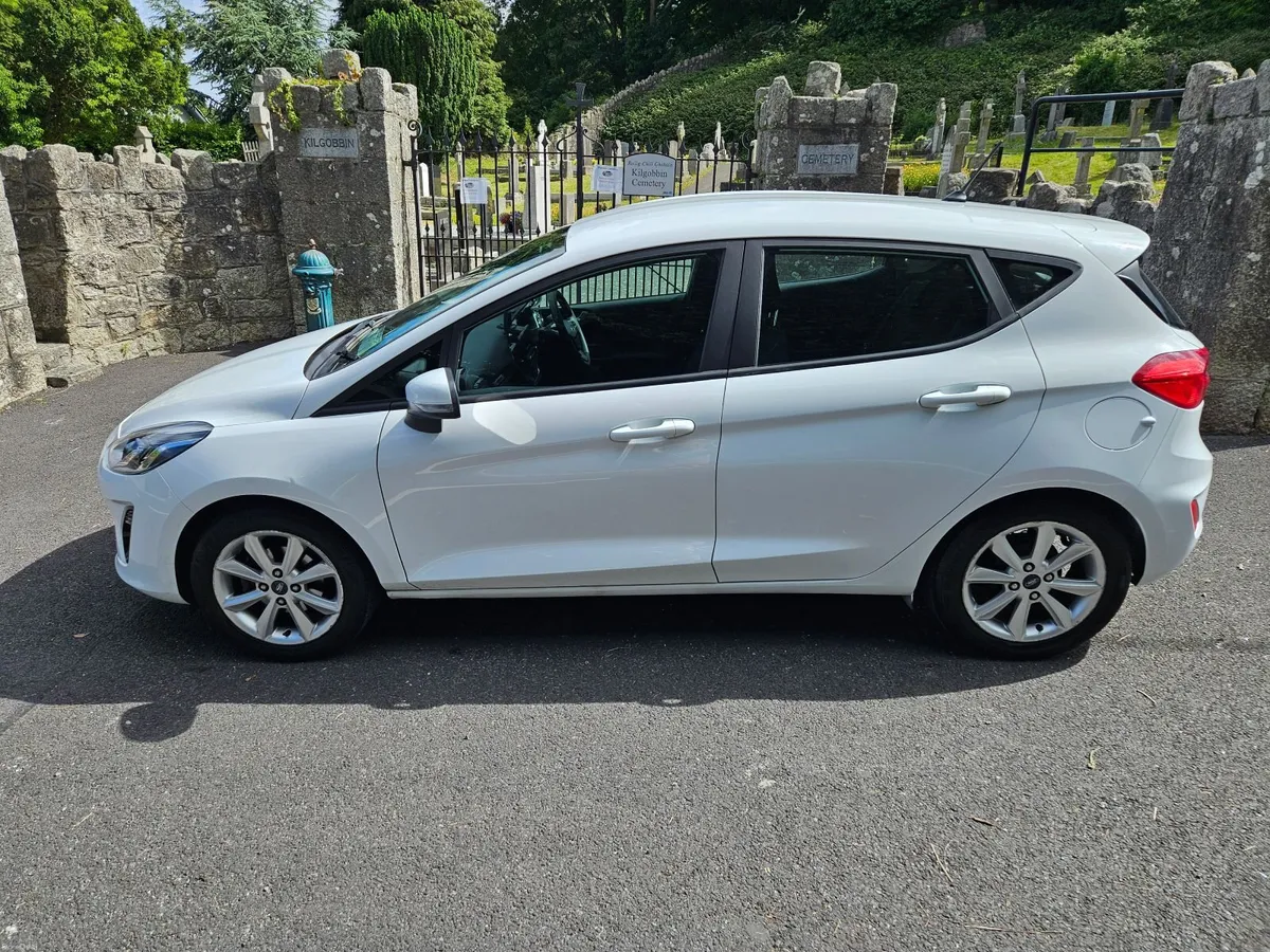 Ford Fiesta Zetec 1.1 Petrol * Excellent Condition - Image 3