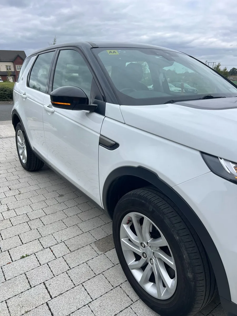 Land Rover Discovery Sport 2019 - Image 6