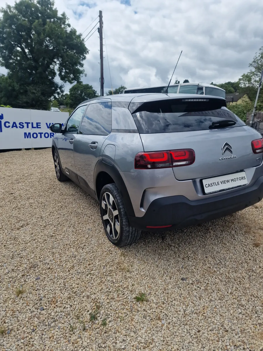 18 Citroen C4 Cactus 1.2 Petrol - Image 5