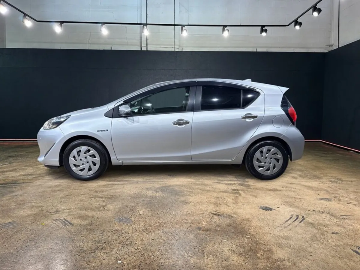 Toyota Aqua 1.5 HYBRID AUTOMATIC - S STYLE BLACK - - Image 6