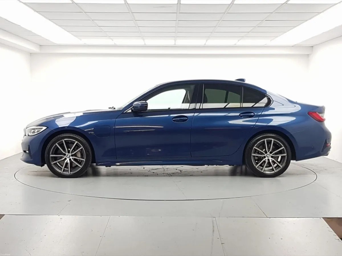 BMW 3-Series 330e Sport Pro Auto - Image 5