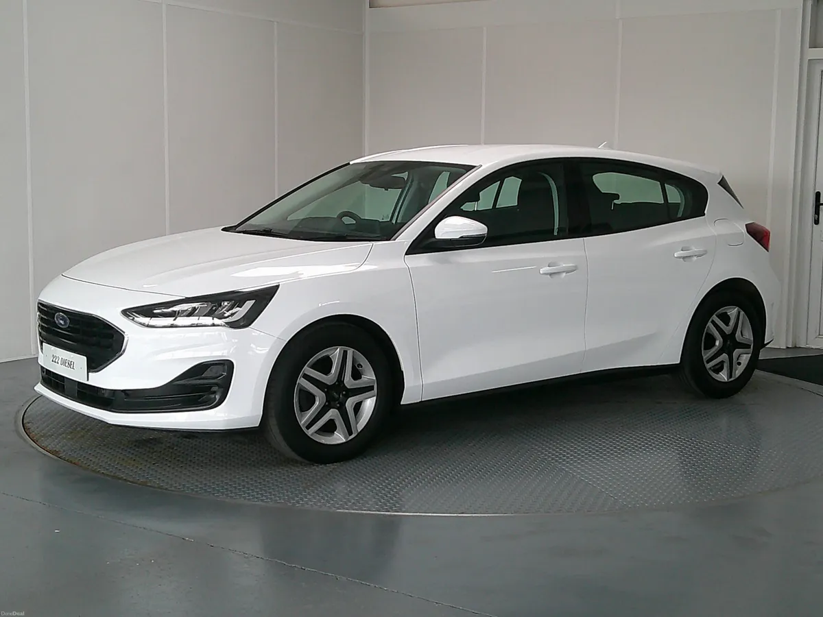 Ford Focus 2022 - Image 3
