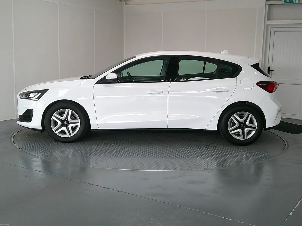 Ford Focus 2022 - Image 4