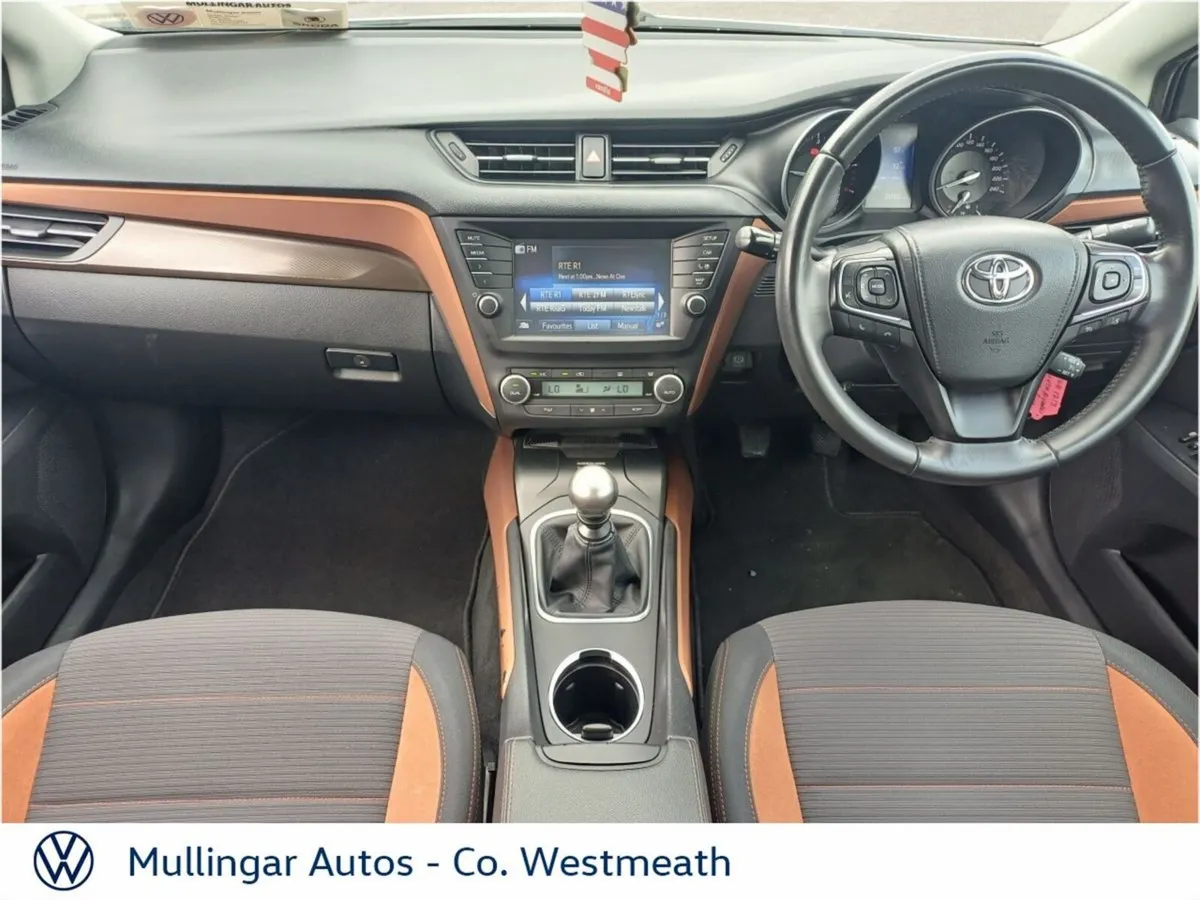 Toyota Avensis 1.6 D-4D Luna Navi Saloon - Image 2