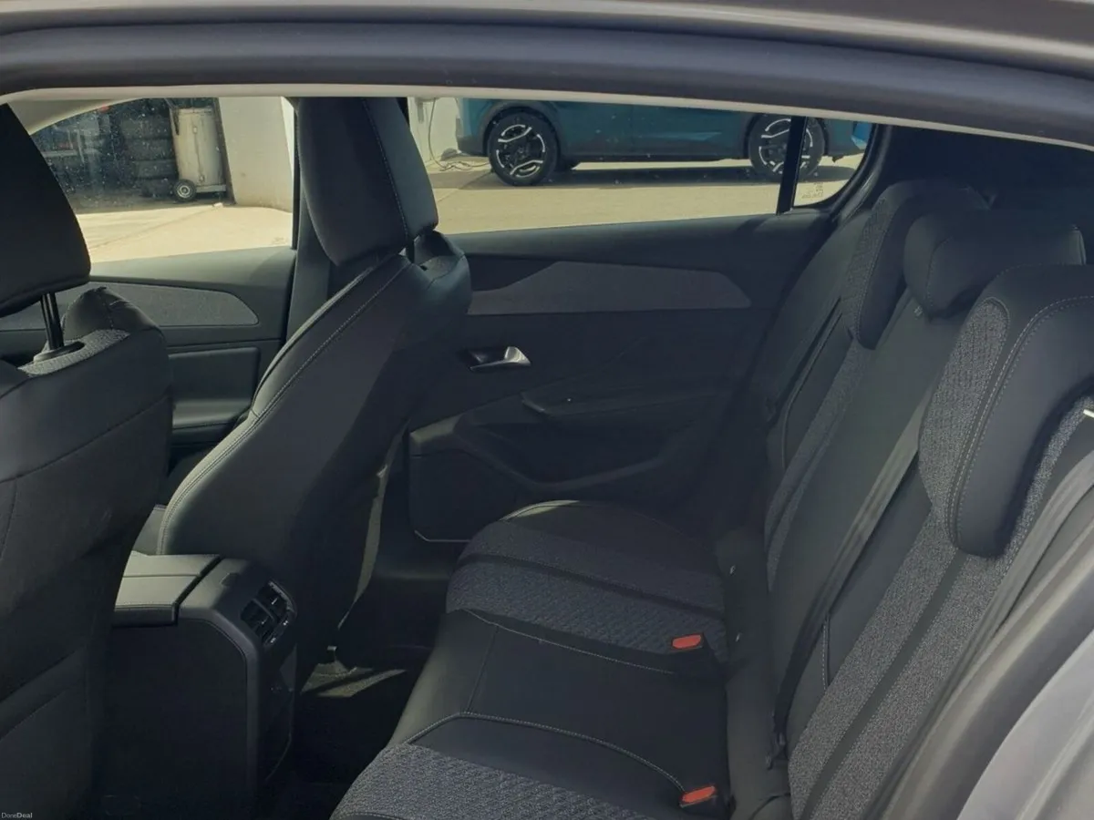 Peugeot 308 **Demo Sale** 1.2 Hybrid 145BHP e-DCS6 - Image 6