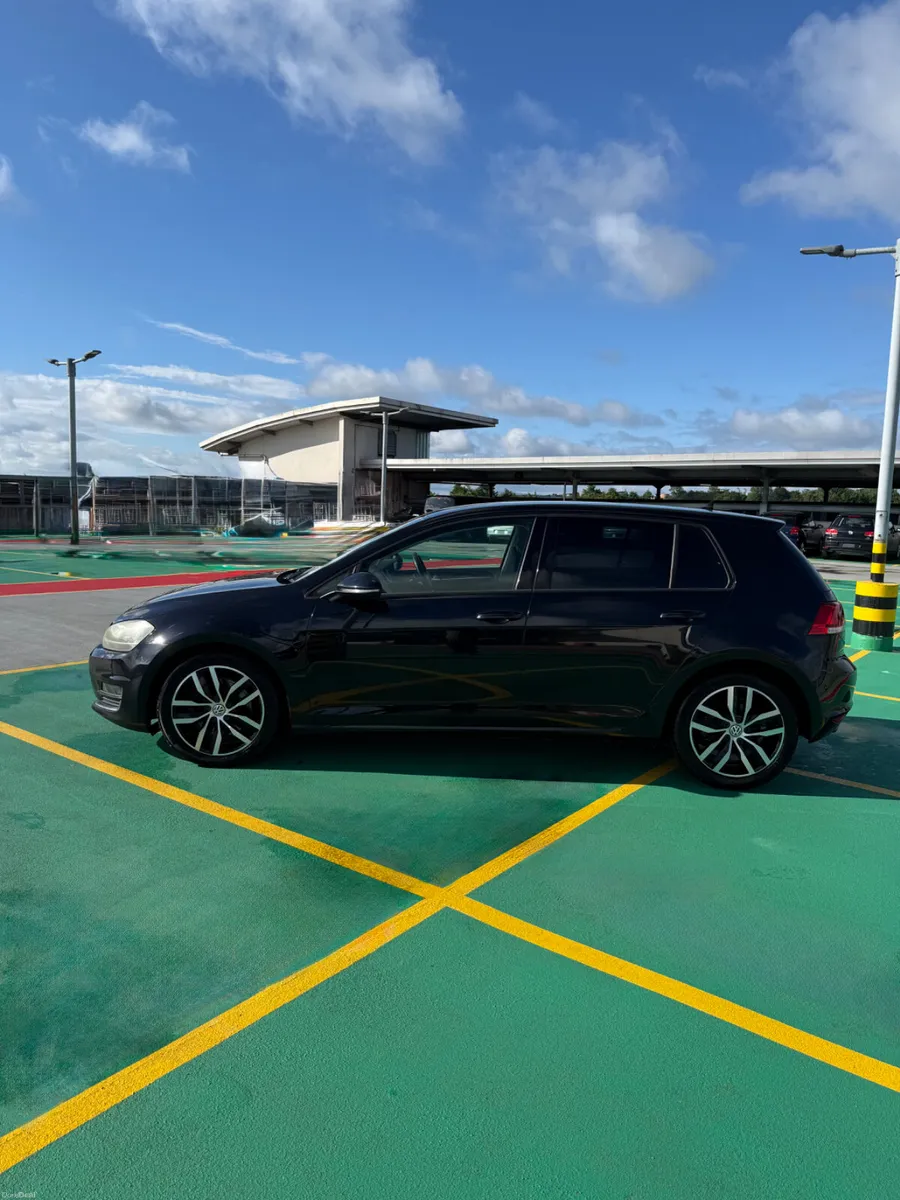 2014 VW Golf TSi 1.4  Petrol - VERY HIGH SPEC - Image 4