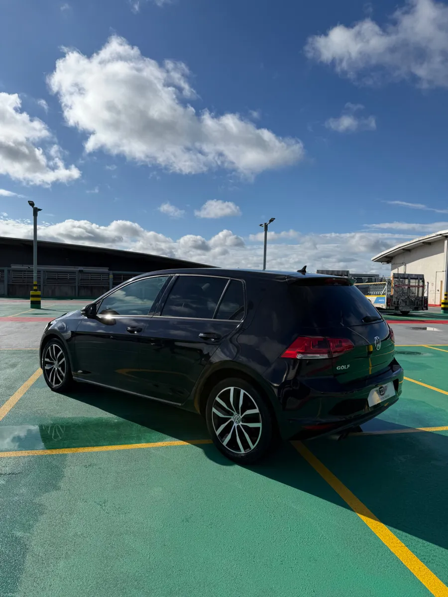 2014 VW Golf TSi 1.4  Petrol - VERY HIGH SPEC - Image 5