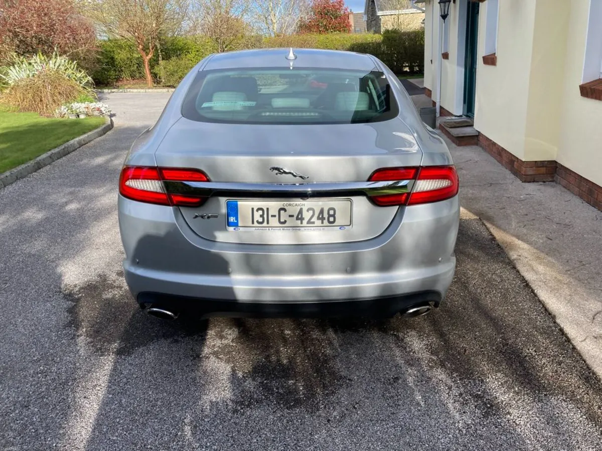 Jaguar XF 2013 - Image 2
