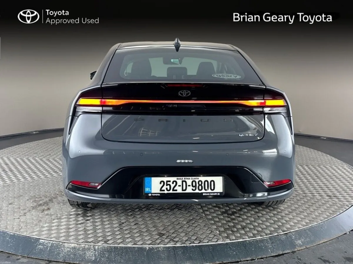 Toyota Prius PRIUS PLUG-IN HYBRID - Image 4