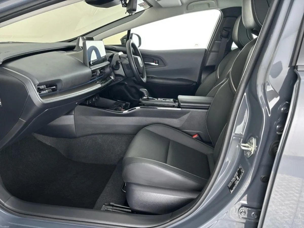 Toyota Prius PRIUS PLUG-IN HYBRID - Image 6