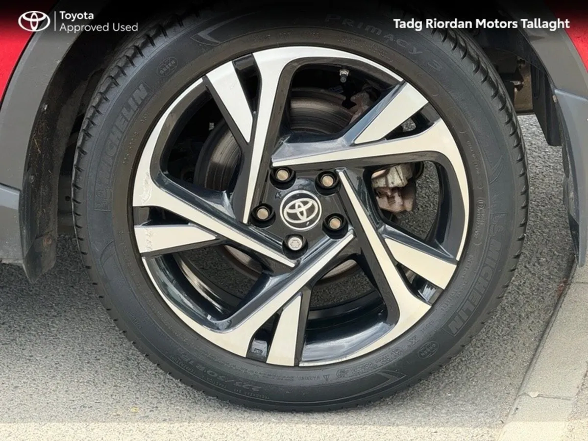 Toyota C-HR HYBRID SPORT BI-TONE 4DR - Image 6