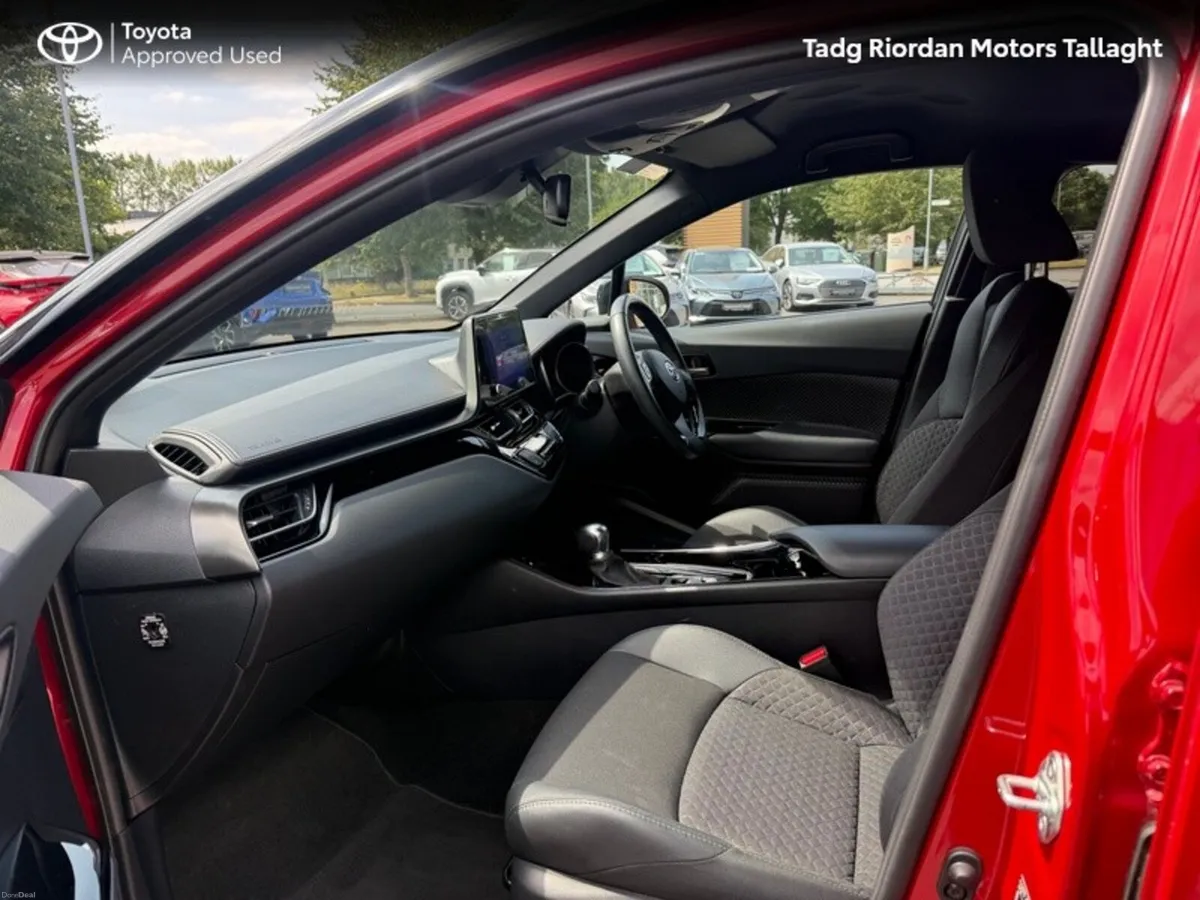 Toyota C-HR HYBRID SPORT BI-TONE 4DR - Image 6