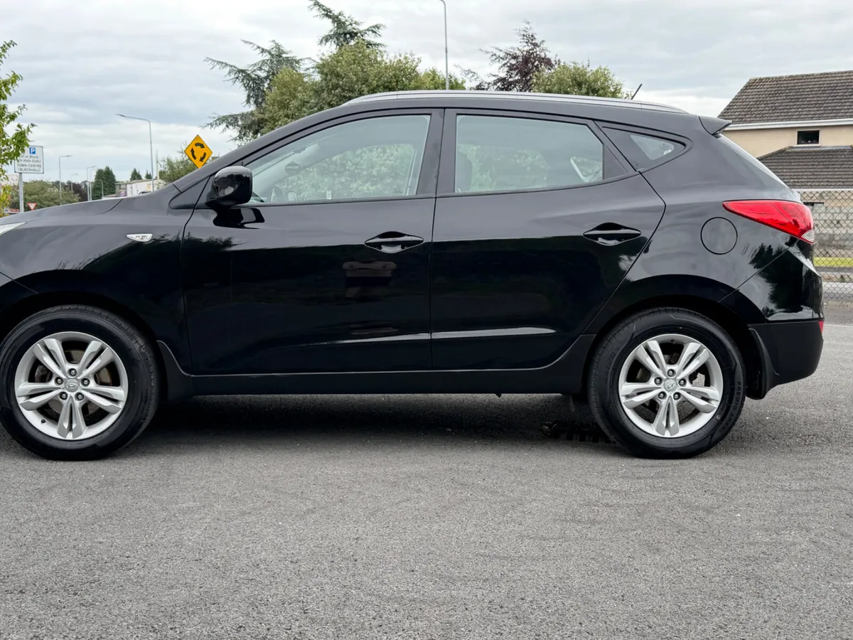 ABSOLUTELY IMMACULATE 2013 HYUNDAI IX35 - Image 4