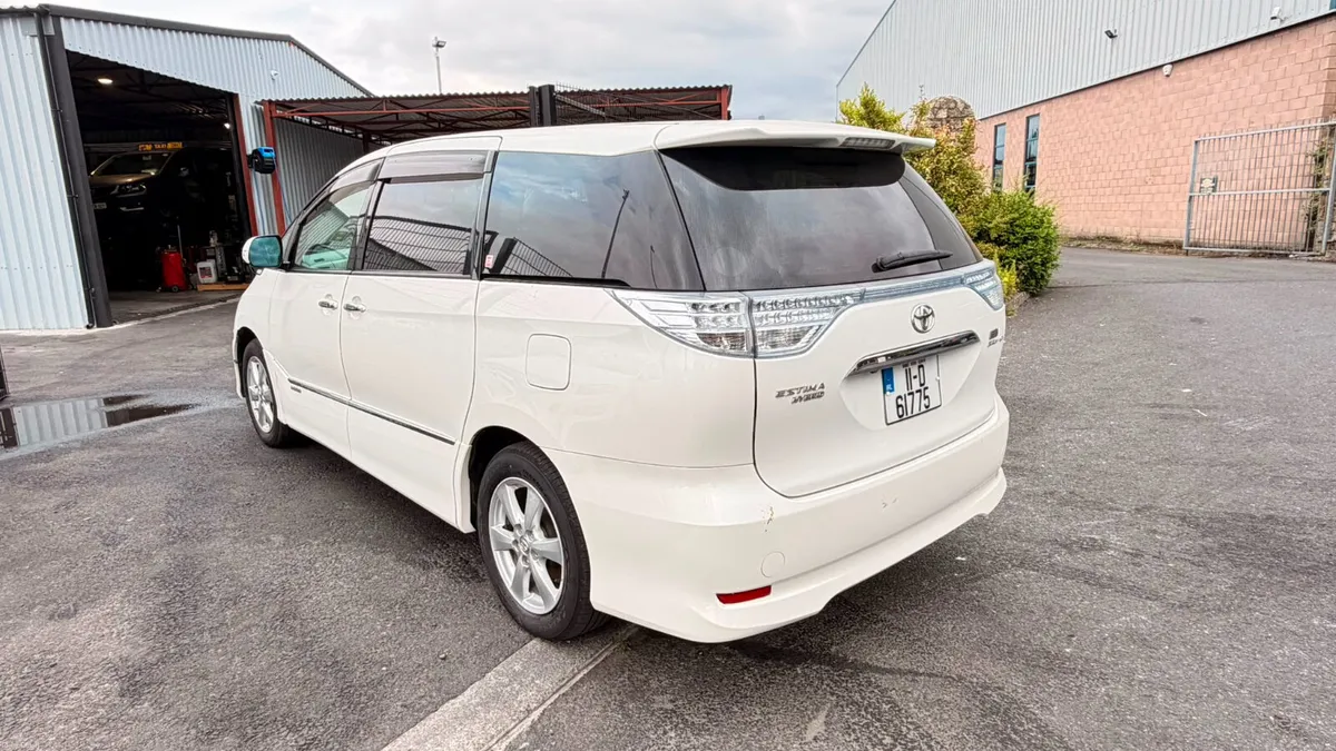 Toyota Estima 2011 - Image 4