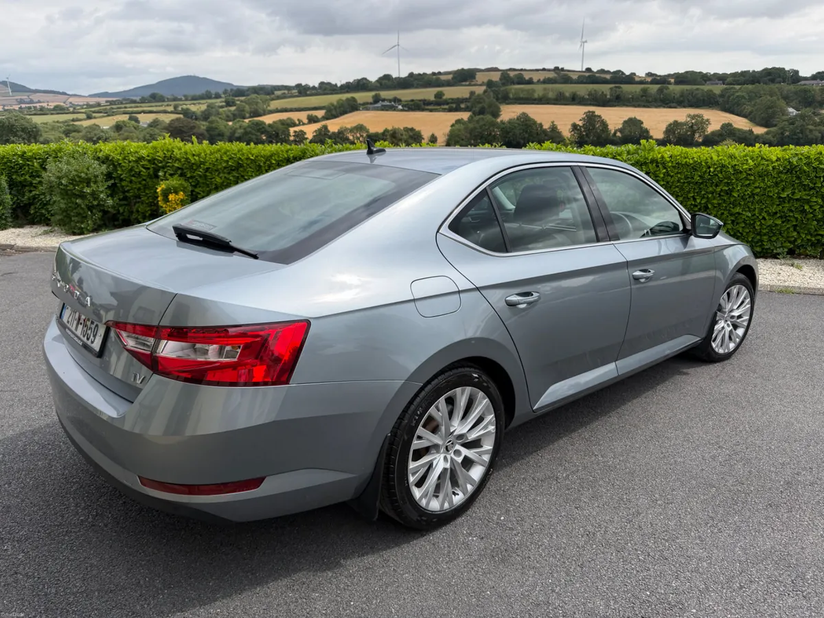 2021 (211)Skoda Superb Style 1.4TSI Petrol/Hybrid - Image 4