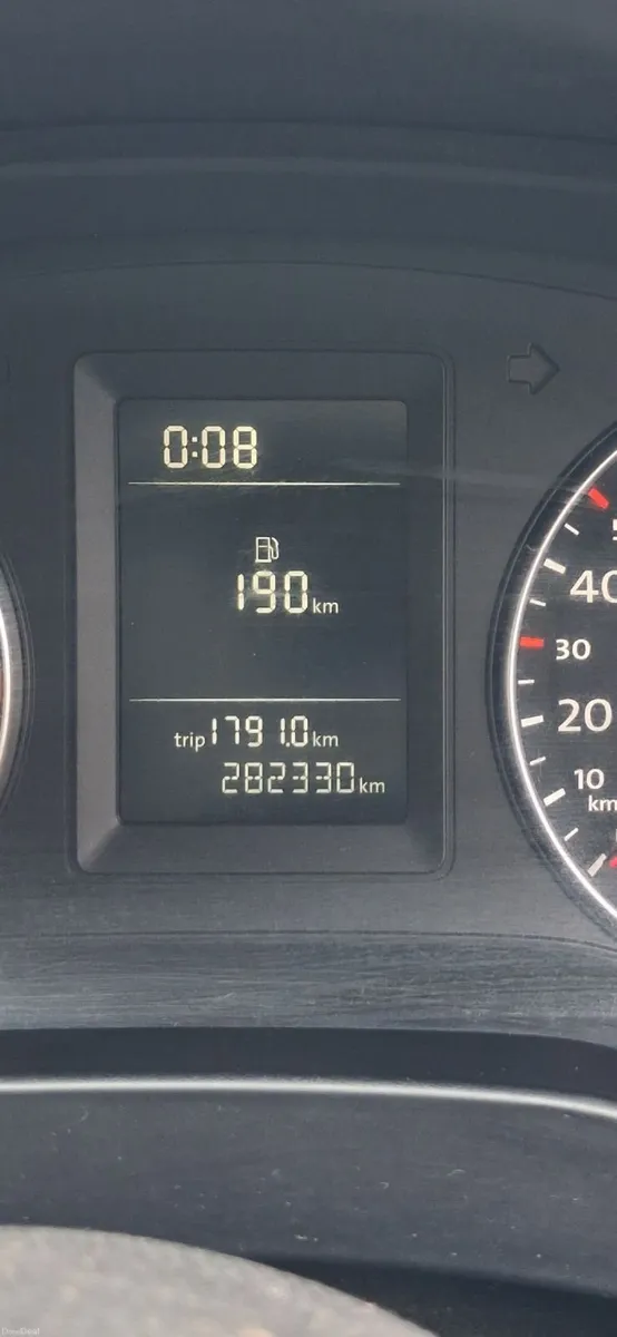 Volkswagen Jetta 2013 - Image 2