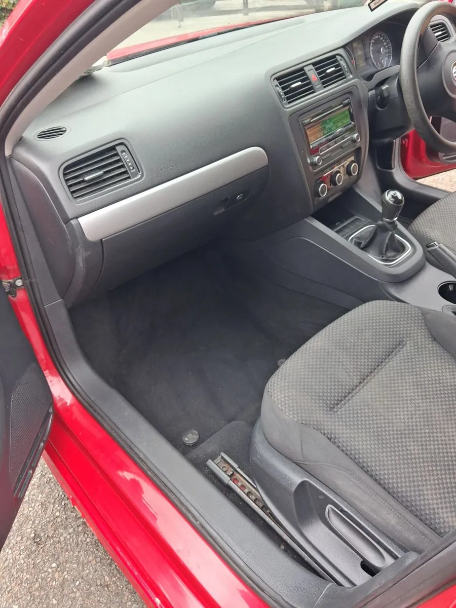 Volkswagen Jetta 2013 - Image 3