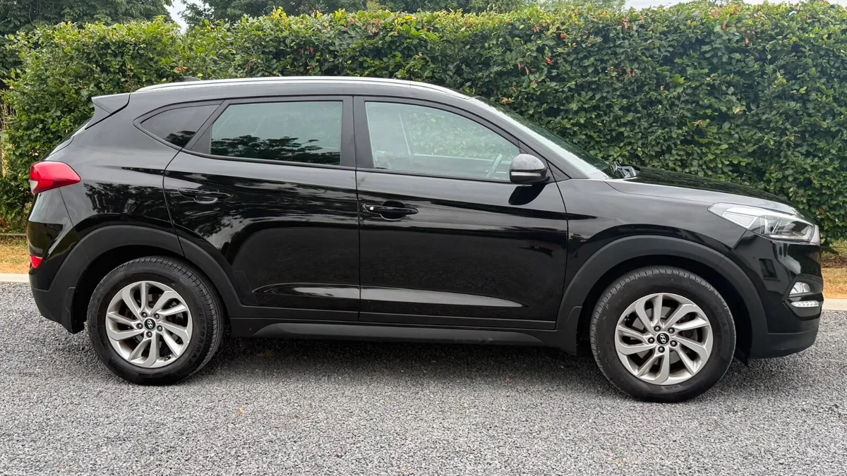 2016 Hyundai Tucson Executive - Image 2