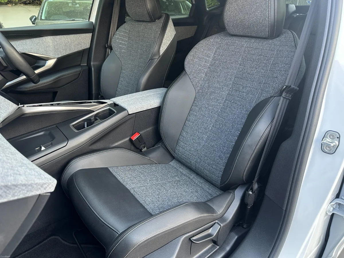 Peugeot E3008 BEV 73kWH 210BHP Allure - Image 6