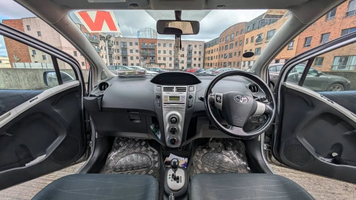 Toyota Yaris 2007 automatic - Image 3