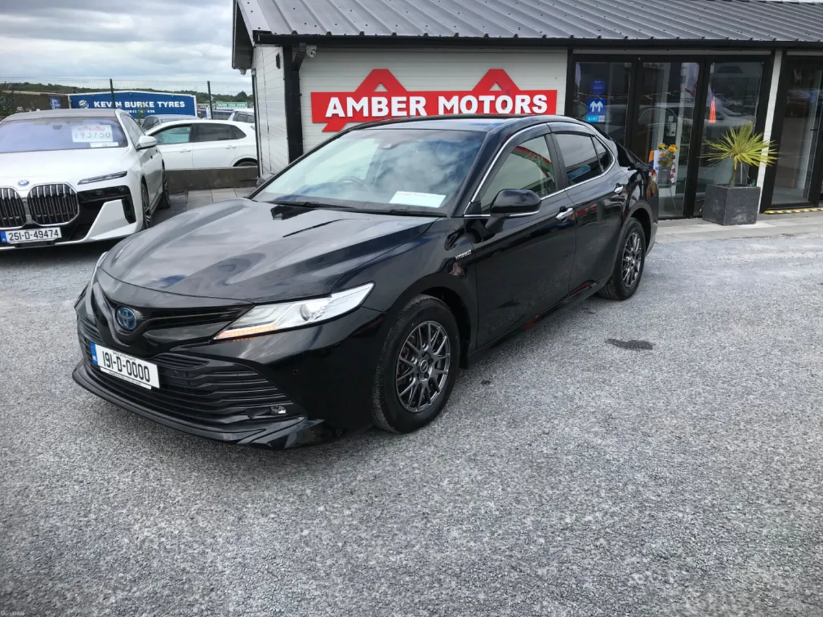 2019 Toyota Camry Hybrid Automatic - Image 1