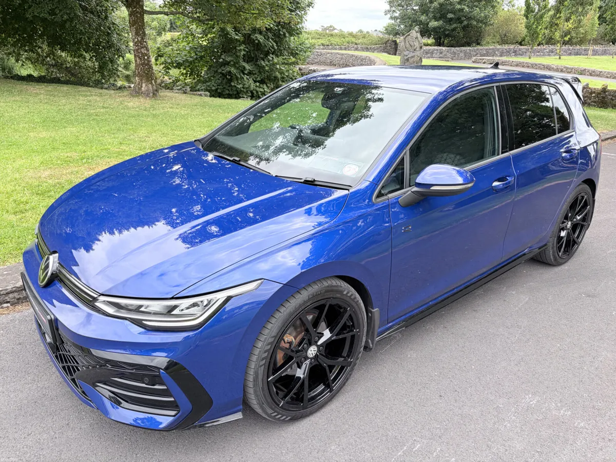 Volkswagen Golf R-Line Black Edition Diesel DSG - Image 6