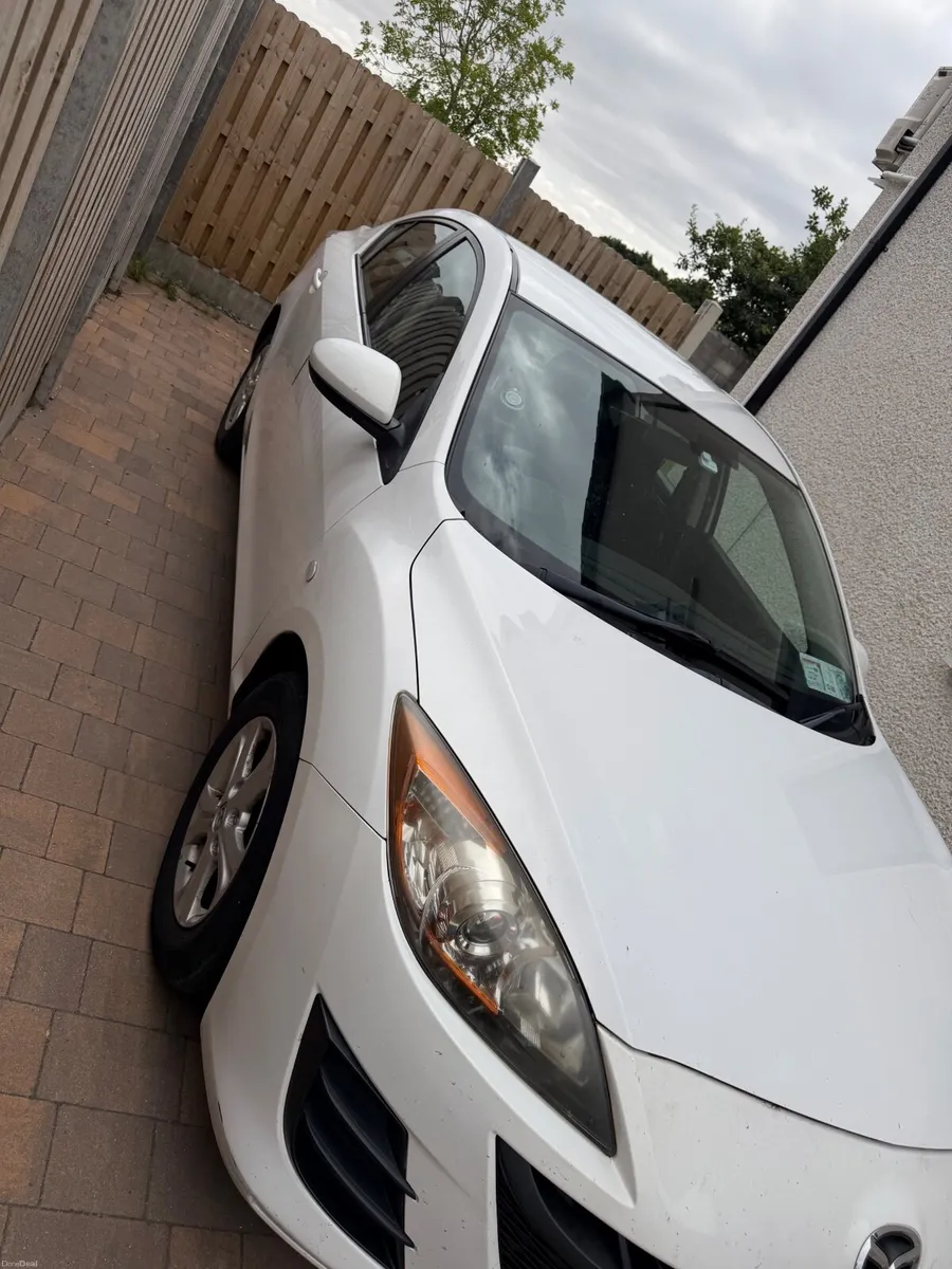 Mazda Mazda3 2011 - Image 3