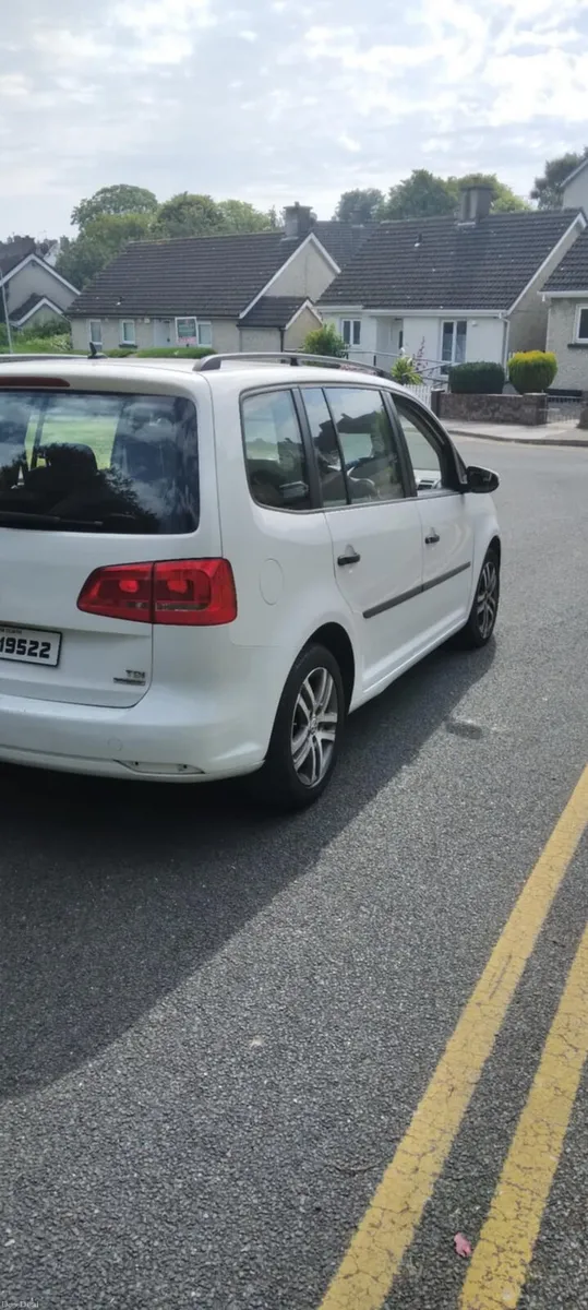 Volkswagen Touran - Image 3