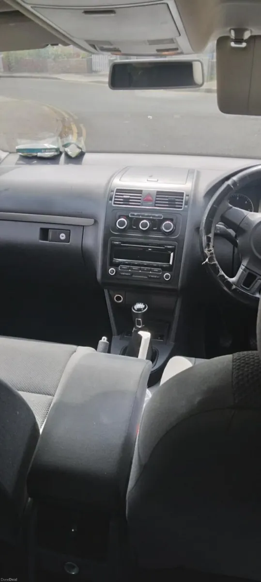 Volkswagen Touran - Image 5