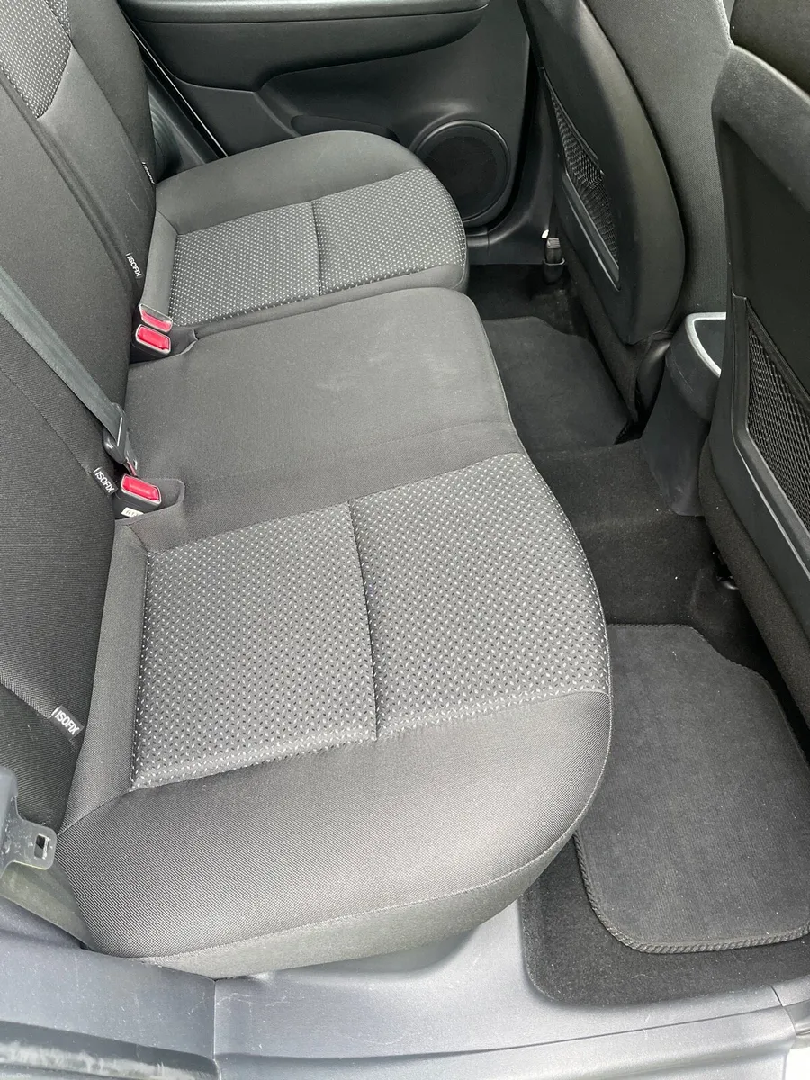Car - Image 4