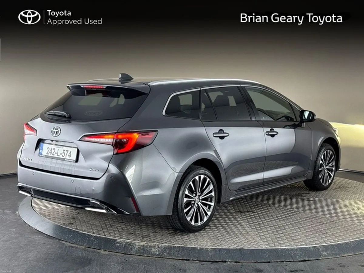Toyota Corolla COROLLA HYB SOL T/S - Image 2