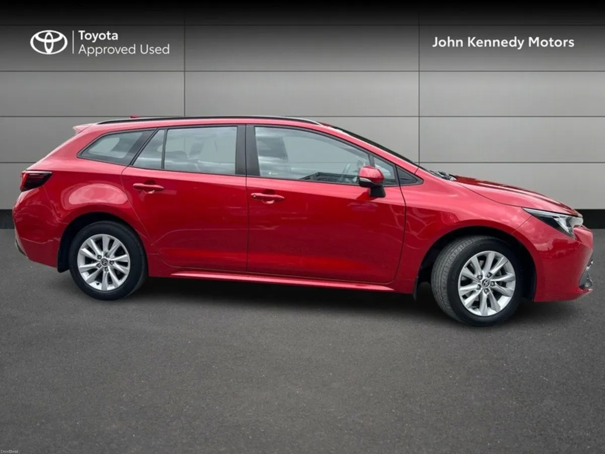 Toyota Corolla LUNA TOURING SPORT - Image 3