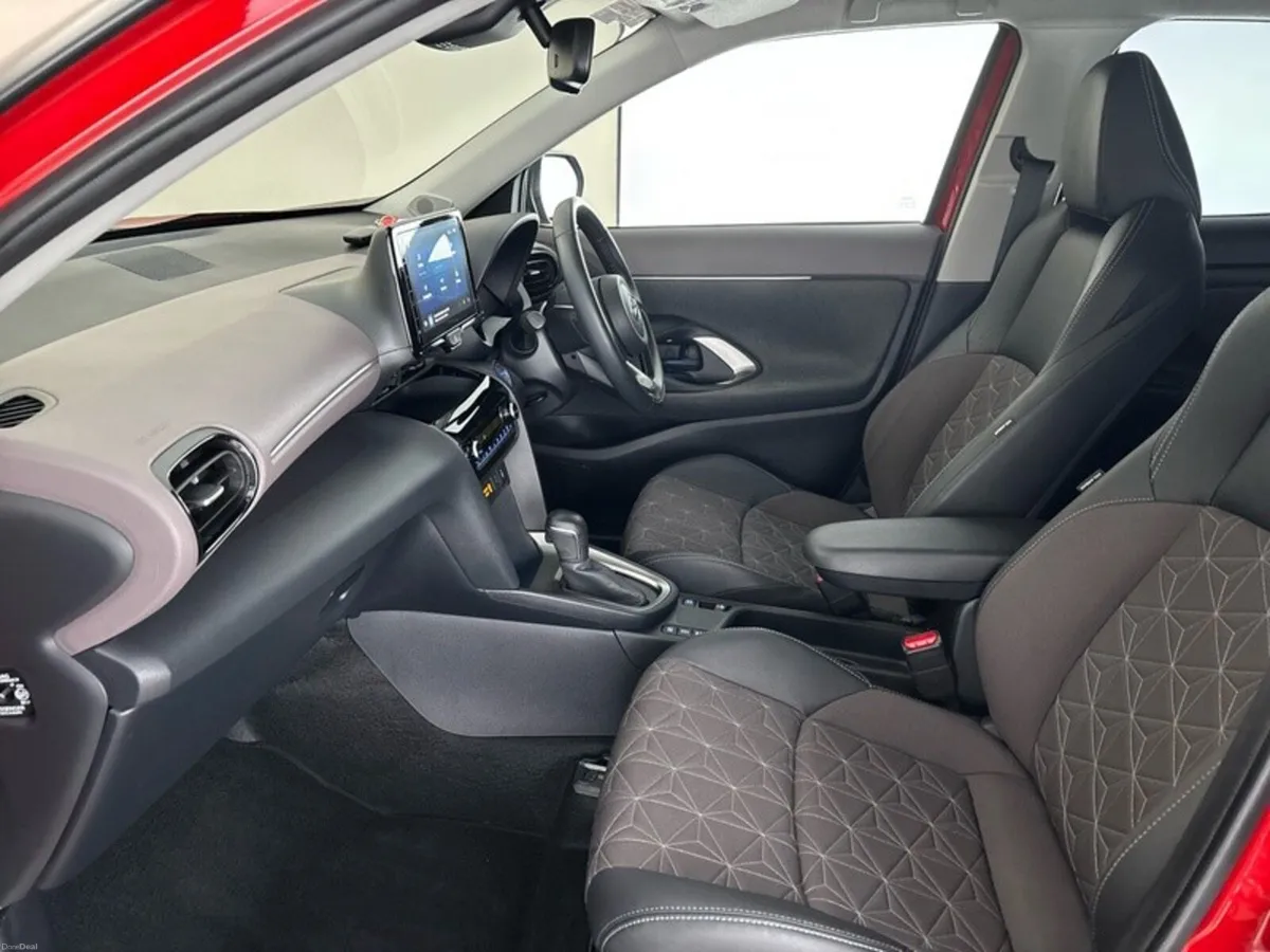 Toyota Yaris Cross CR CROSS SOL 4DR AUTO - Image 6