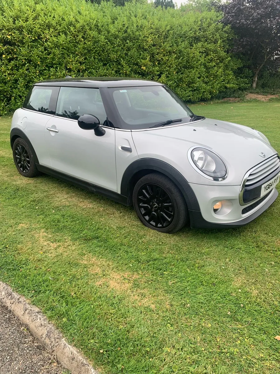 Mini Cooper D €180 road tax. - Image 1