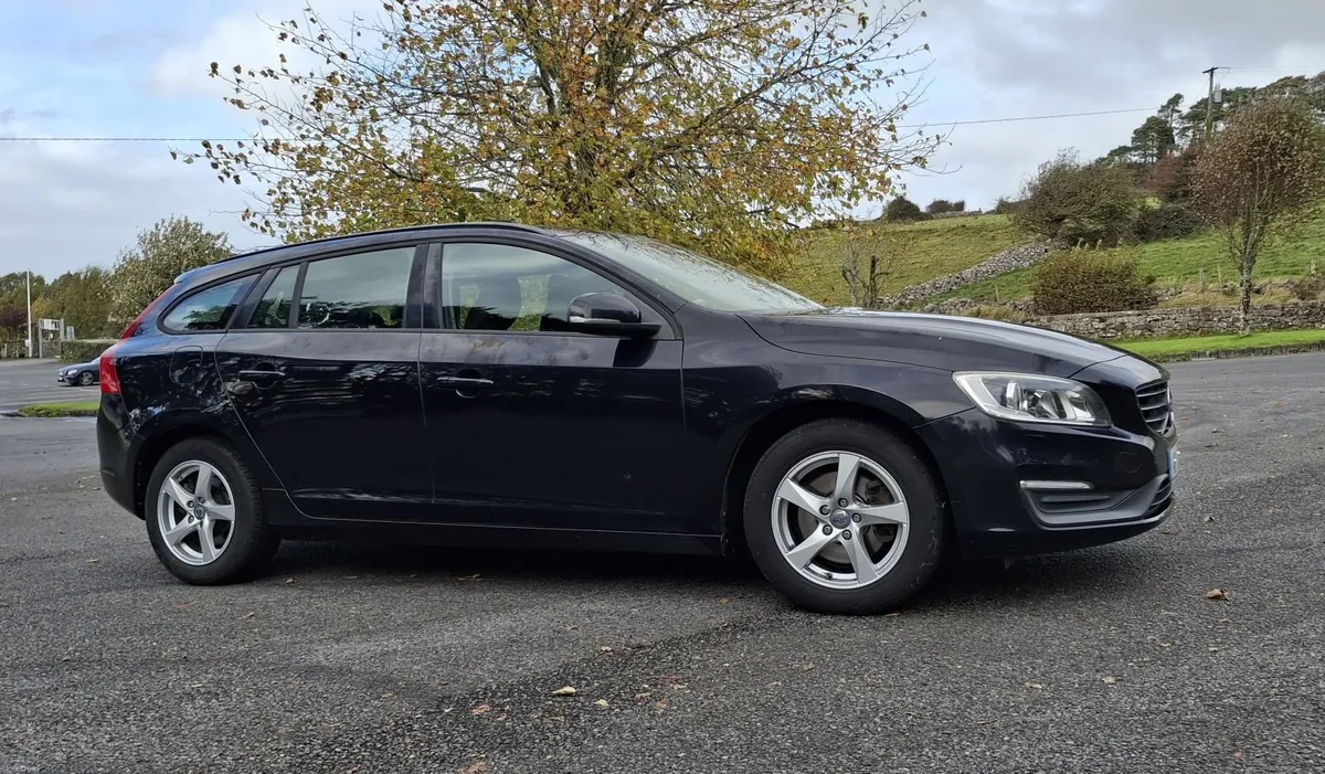 Volvo V60 2014 - Image 2