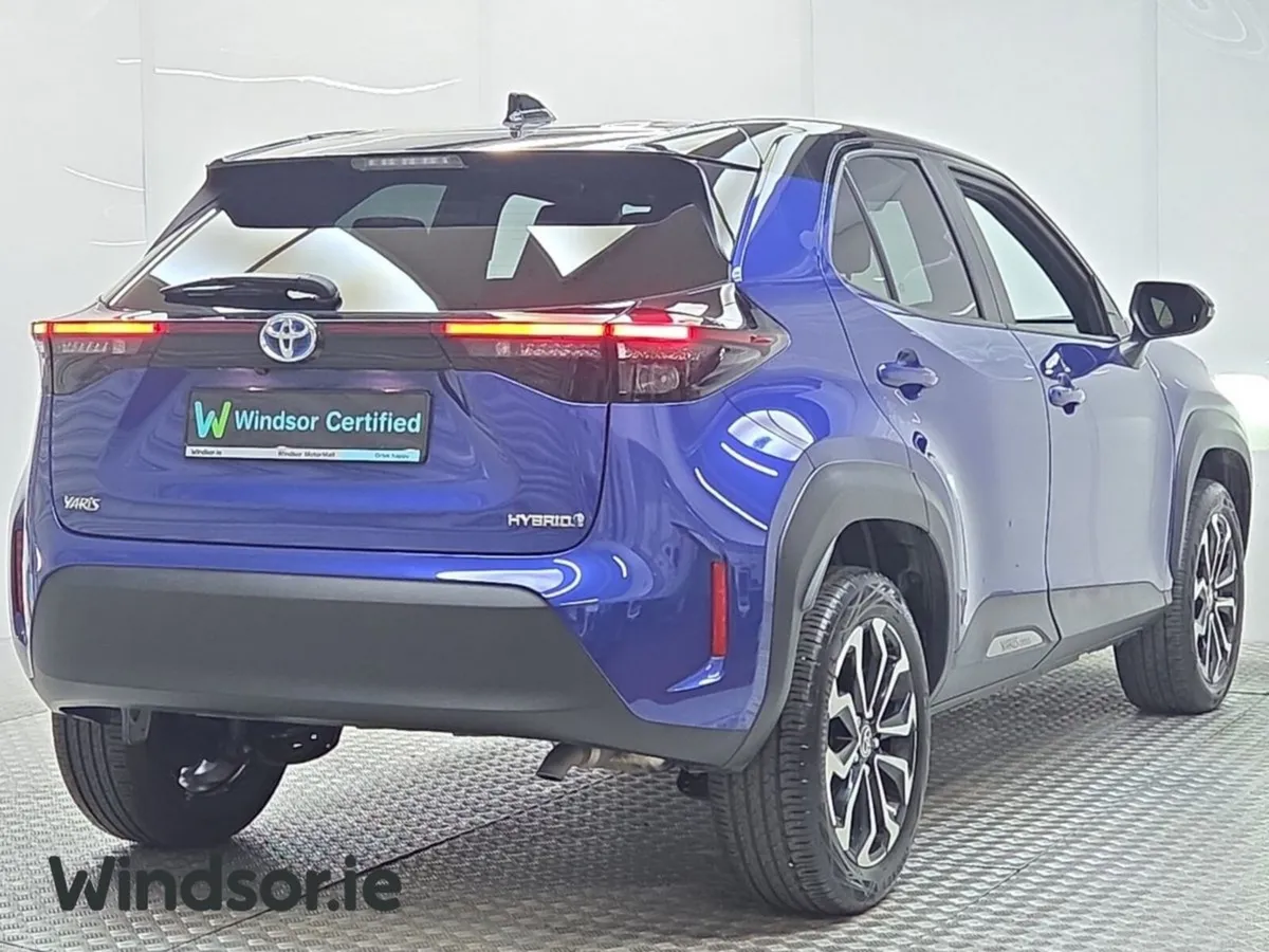 Toyota Yaris Cross 1.5 Hybrid Luna Sport - Image 2