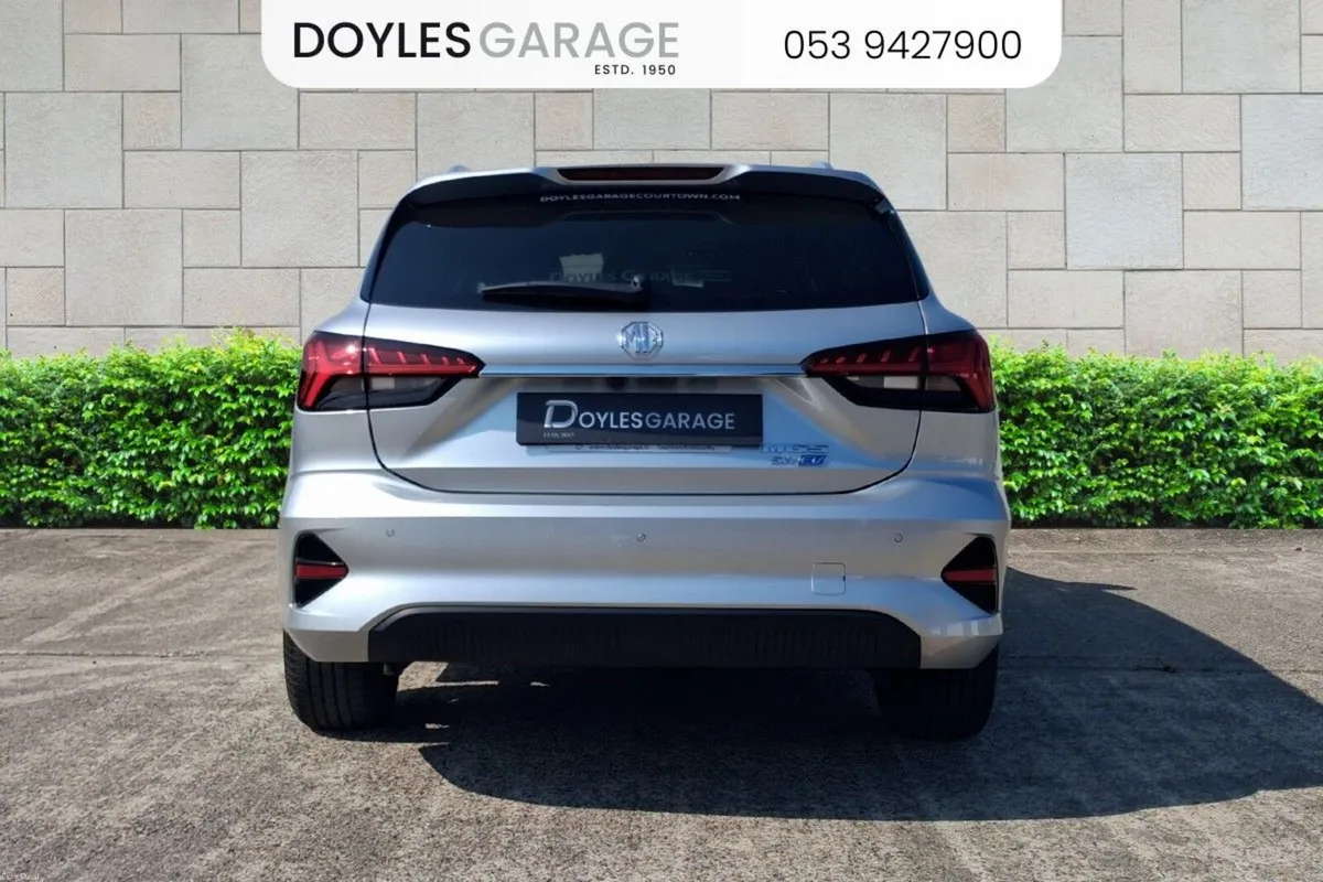 MG MG5 Exclusive EV Long Range - Image 3
