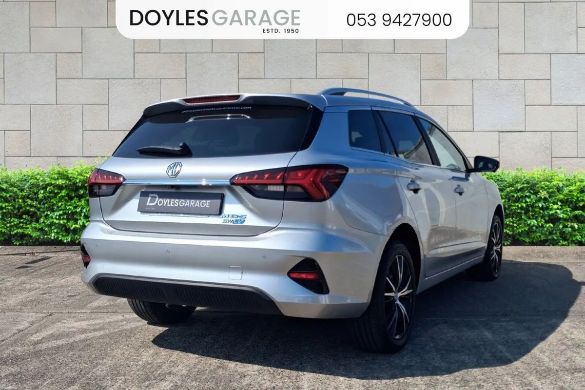 MG MG5 Exclusive EV Long Range - Image 4