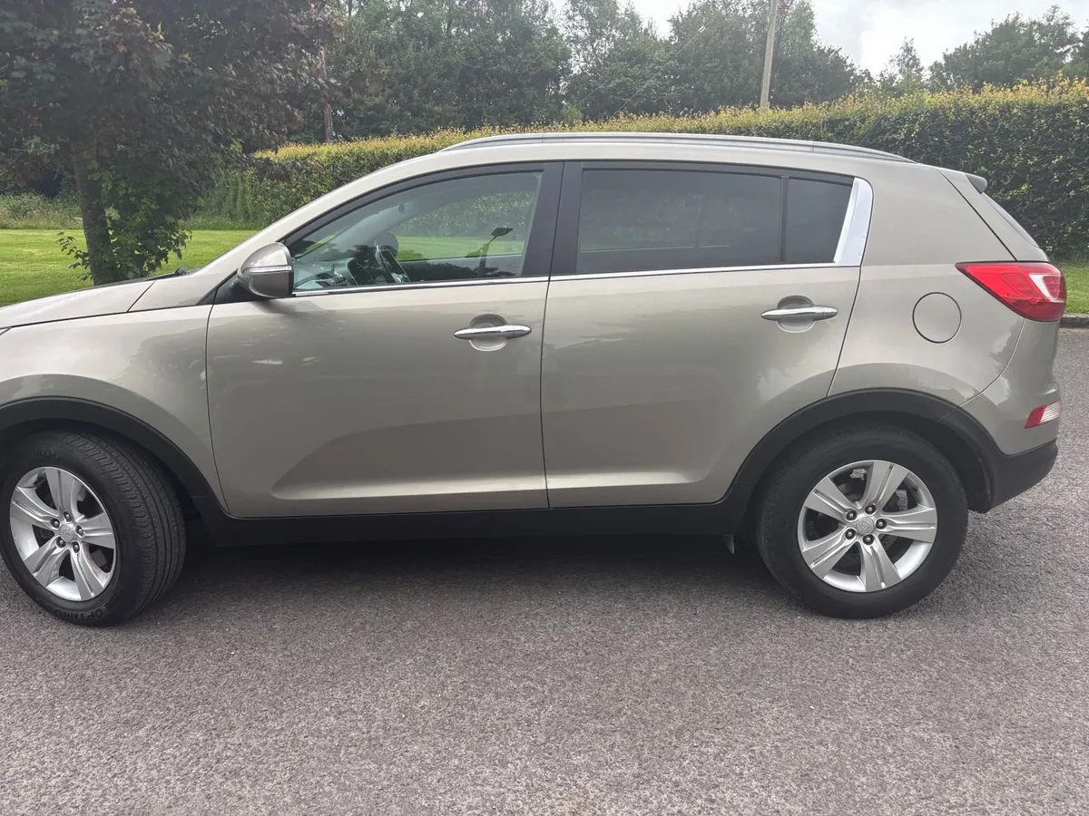 Kia Sportage 1.7 EXS 4DR - Image 2