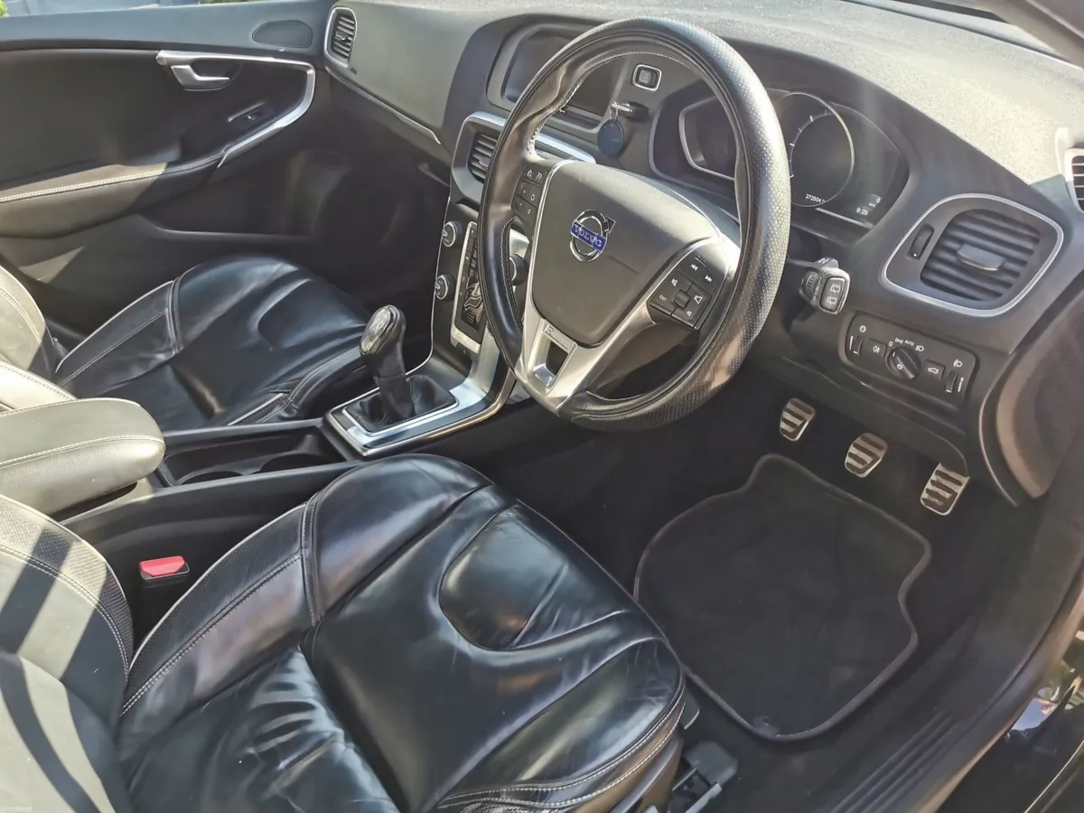 Volvo V40 2013 - Image 4