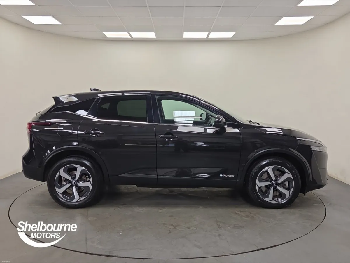 Nissan Qashqai Hatchback N-Connecta - Image 3