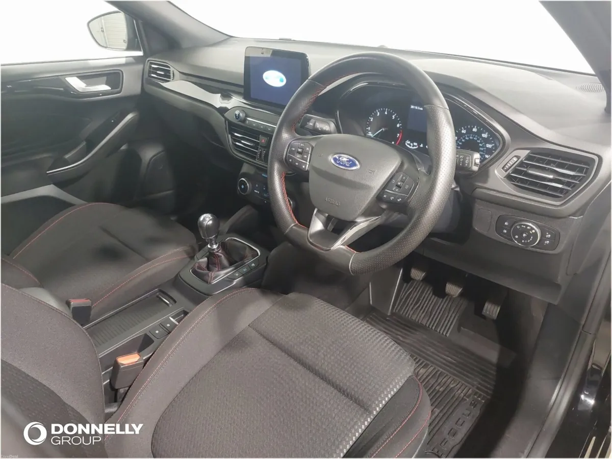 Ford Focus Hatchback ST-Line Edition - Image 4