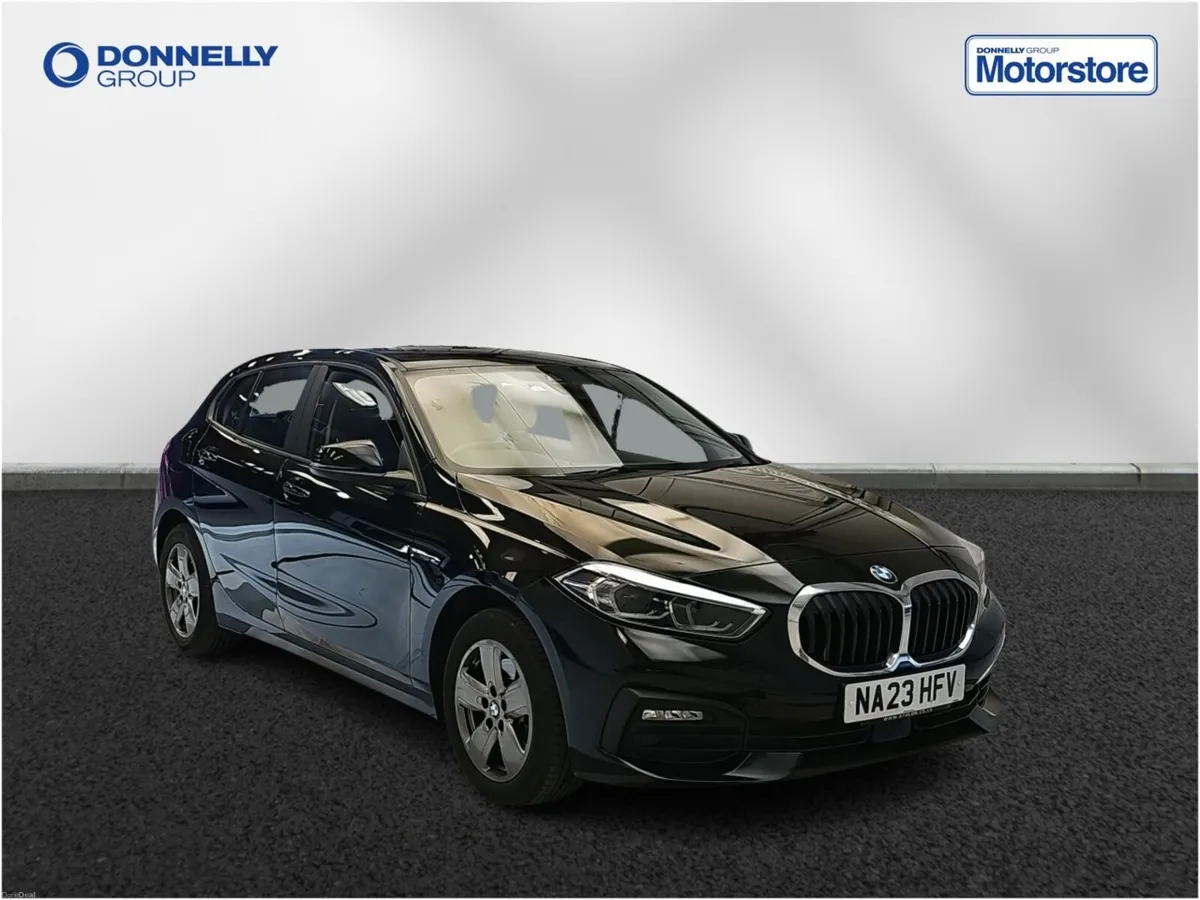BMW 1 Series Hatchback SE - Image 1