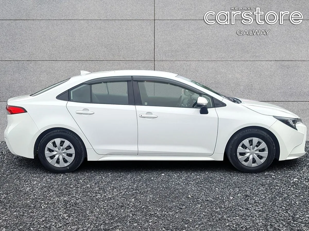 Toyota Corolla Hybrid G-X - Image 2