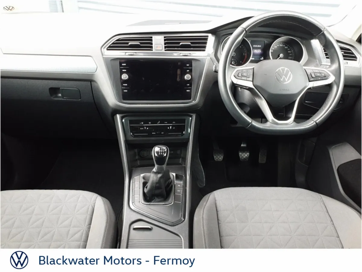Volkswagen Tiguan 2.0TDI 122BHP LIFE - Image 2