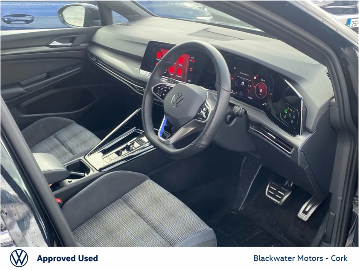 Volkswagen Golf 1.4TSI GTE 204BHP 5DR AUTOMATIC - Image 4