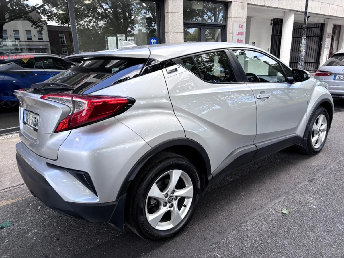 Toyota C-HR 1.2T LUNA 5DR - Image 2