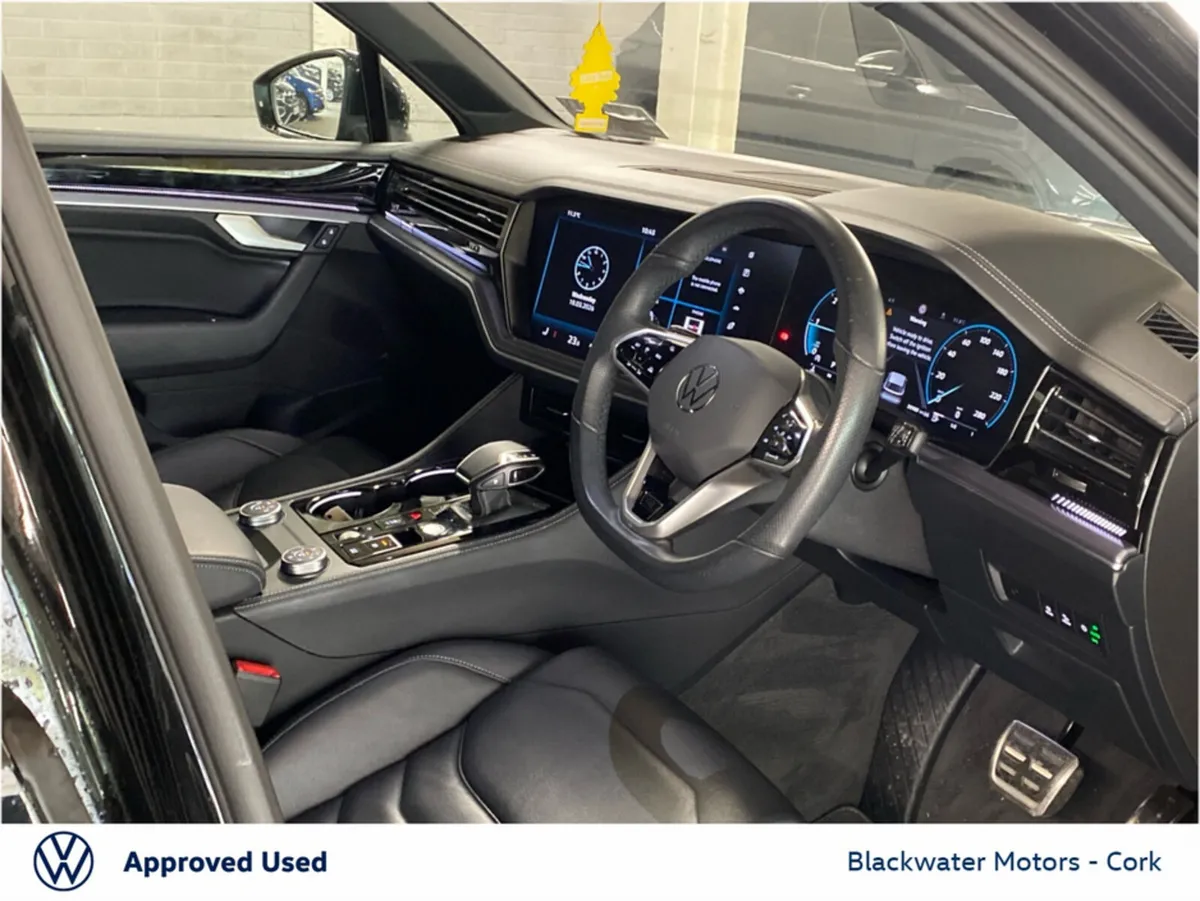 Volkswagen Touareg 3.0TDI 231BHP R-LINE 4-MOTION A - Image 4